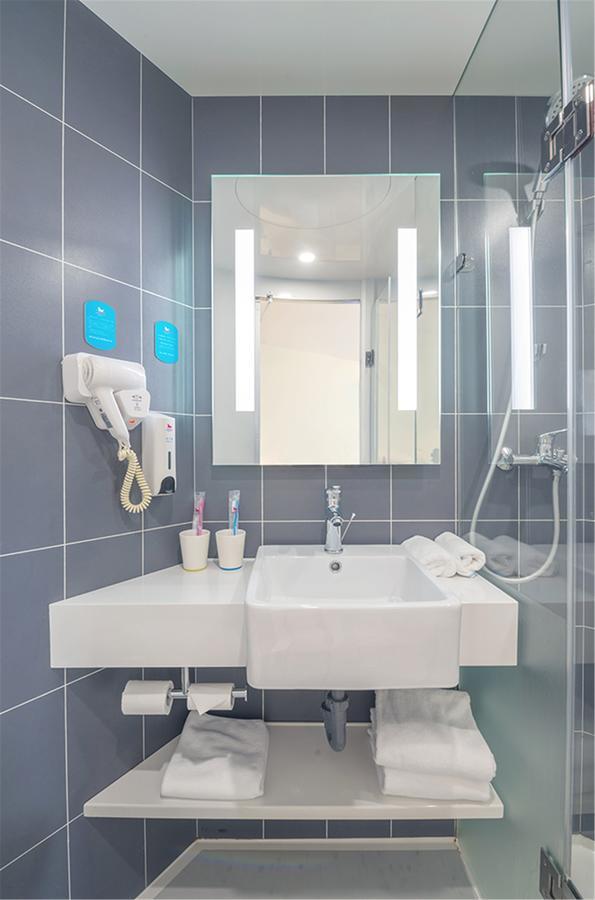 Hanting Express Changxing Island Phoenix Town Hotel