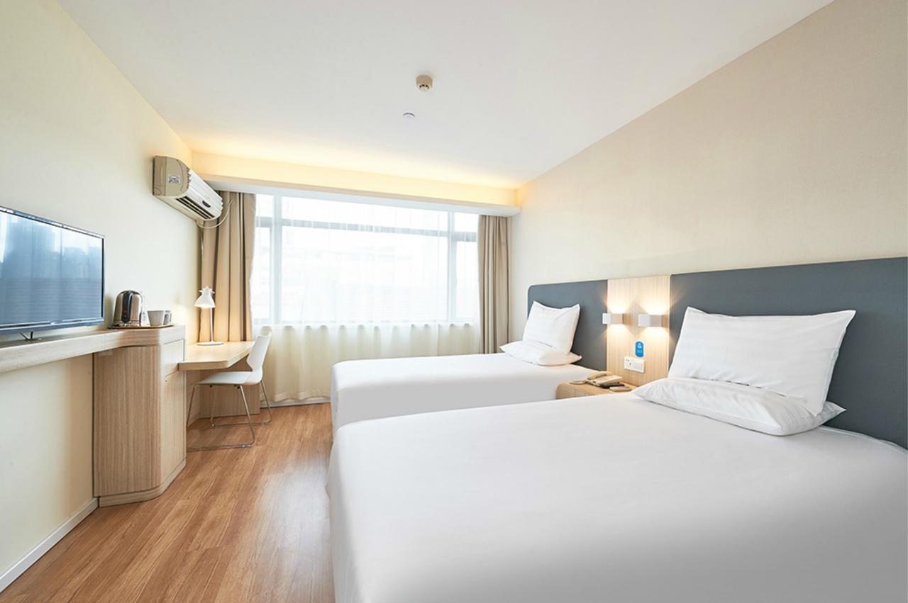 Hanting Express Changxing Island Phoenix Town Hotel Shanghai