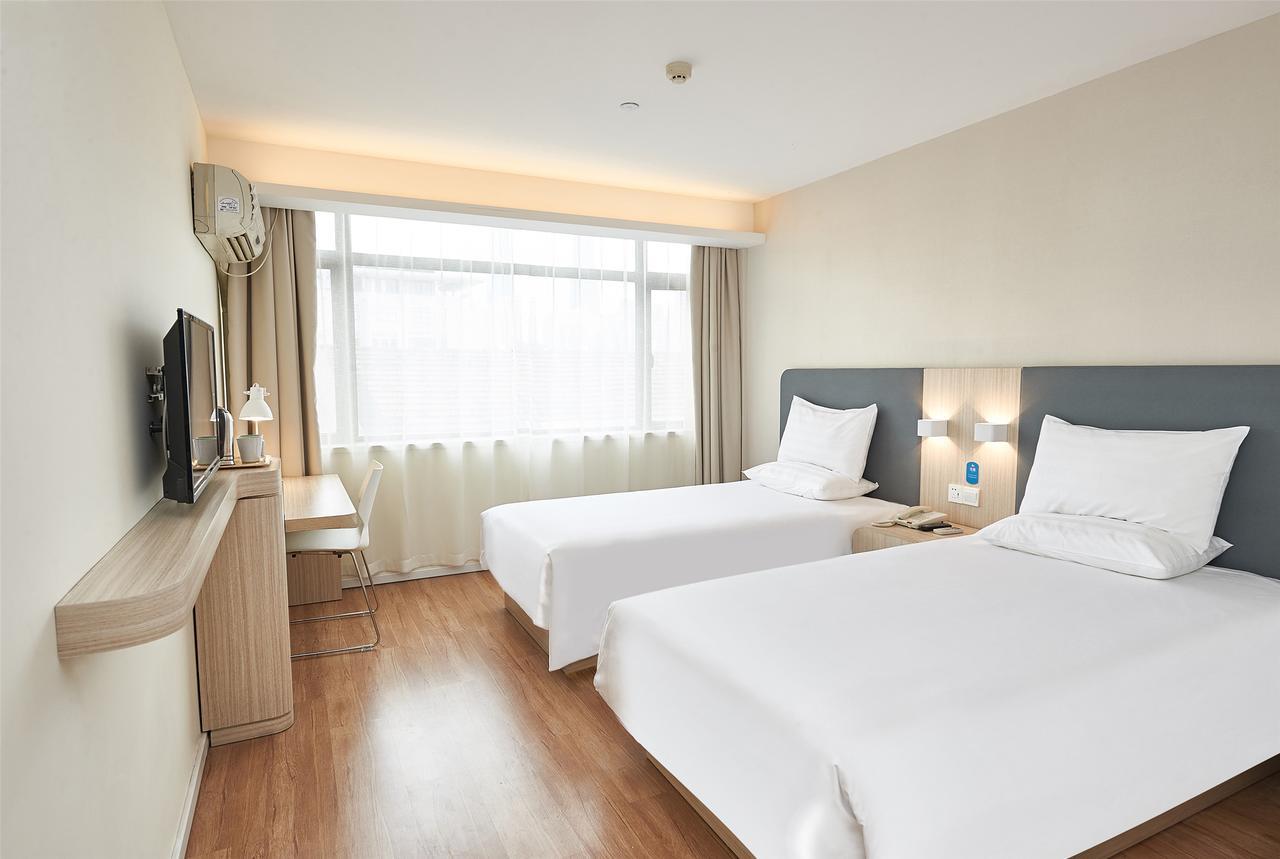 Hanting Express Changxing Island Phoenix Town Hotel