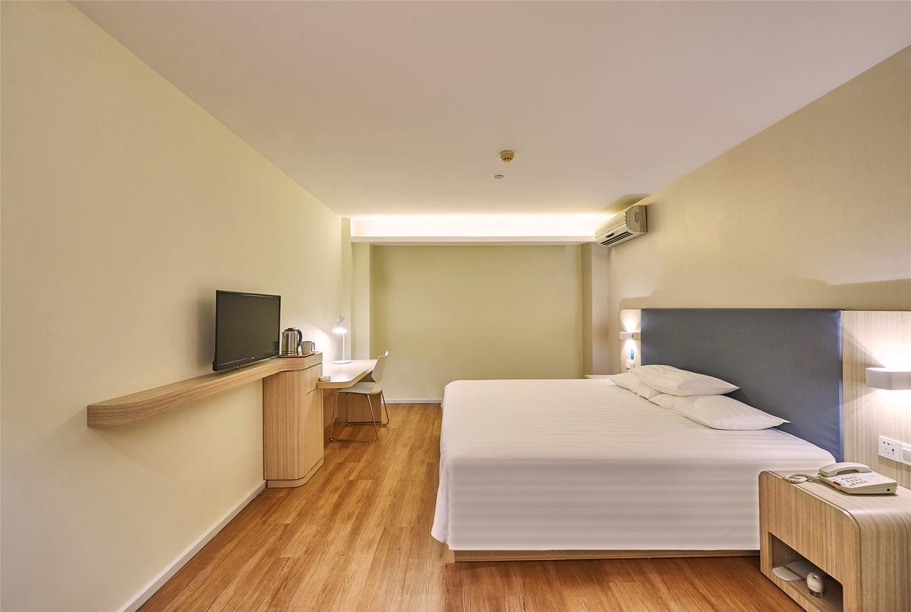 Hanting Express Changxing Island Phoenix Town