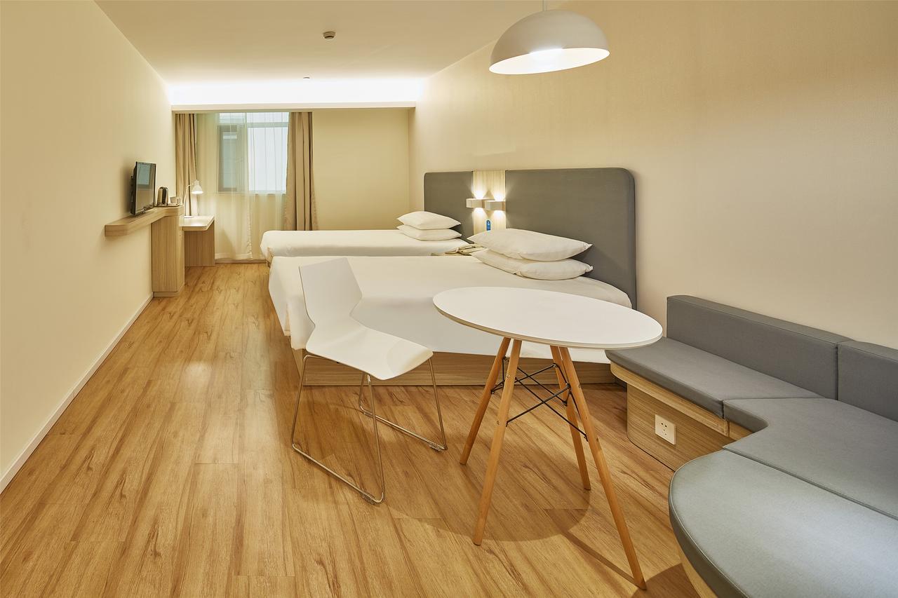 Hanting Express Changxing Island Phoenix Town Hotel