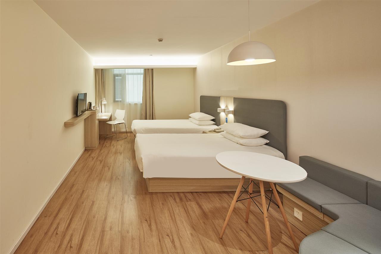 Hanting Express Changxing Island Phoenix Town Hotel Shanghai