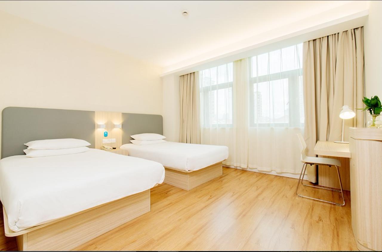 Hanting Express Changxing Island Phoenix Town 2*